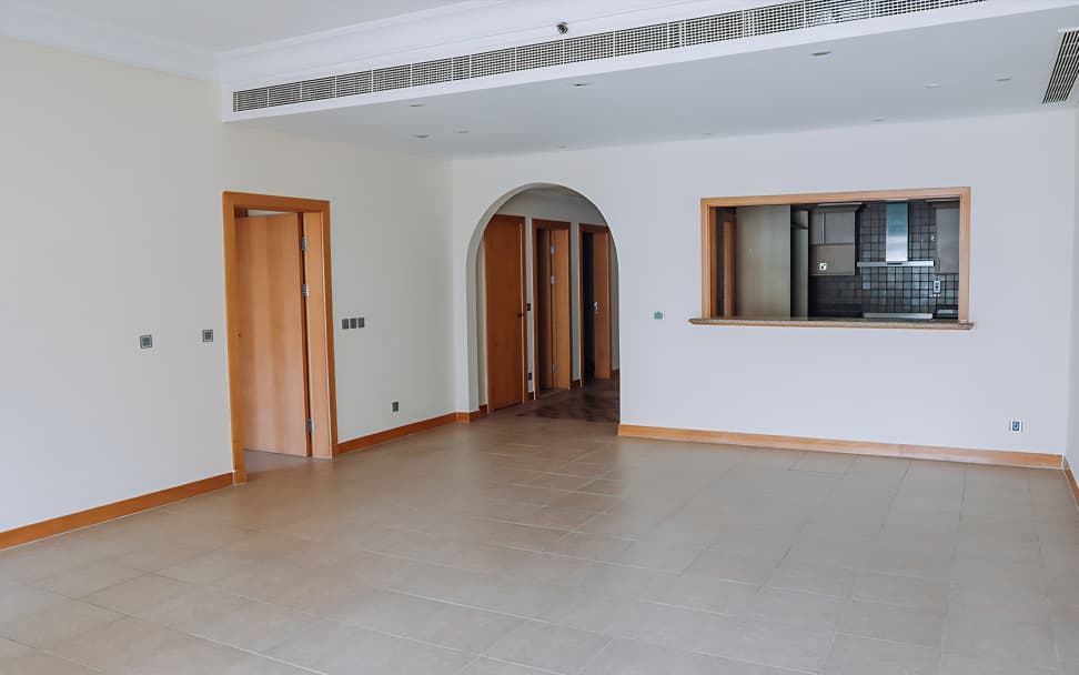 707 Jash Hamad, Shoreline Apartments, Palm Jumeirah - Before